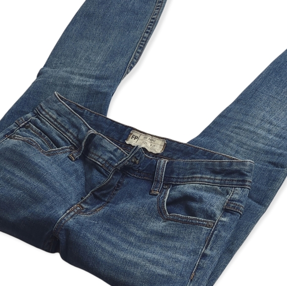 Free People Raw Hem Jeans - Picture 5 of 9